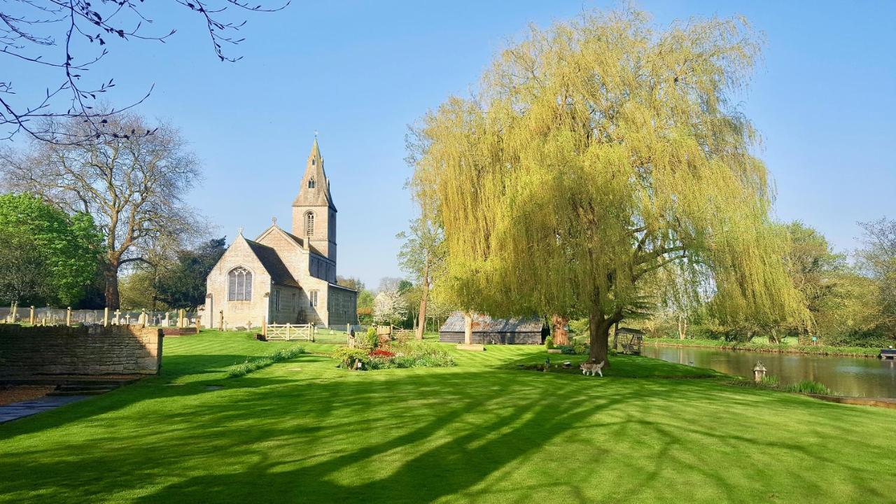 River Nene Cottages Water Newton Екстериор снимка