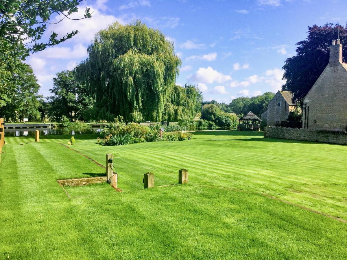 River Nene Cottages Water Newton Екстериор снимка